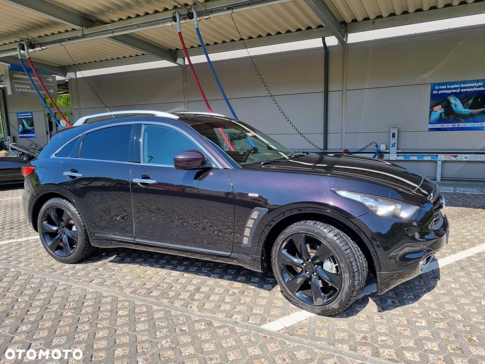 Infiniti Q70 - 2