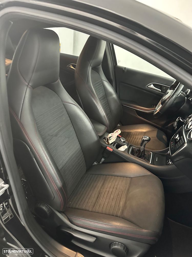 Mercedes-Benz A 200 d AMG Line - 6