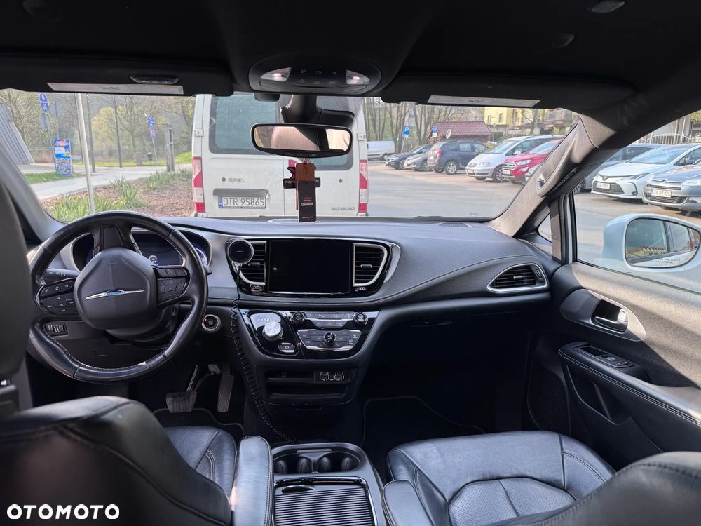 Chrysler Pacifica - 4