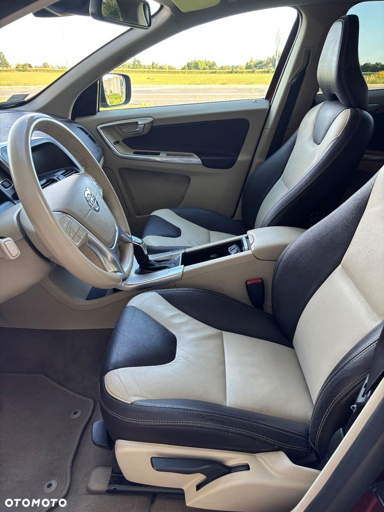 Volvo XC 60 2.4D AWD Momentum - 4