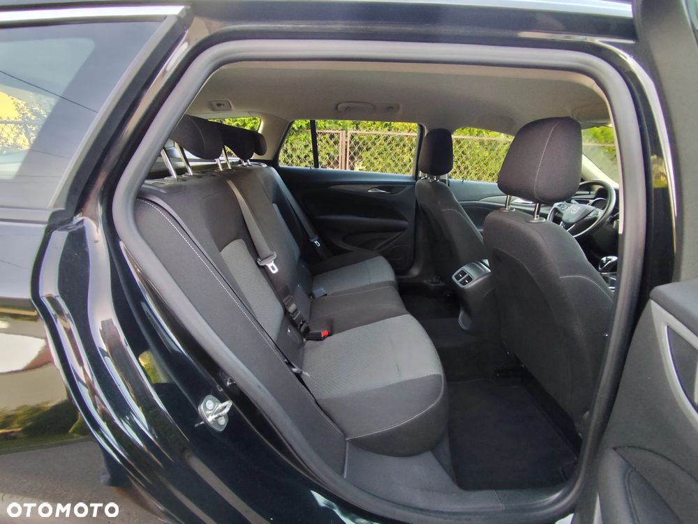 Opel Insignia - 12