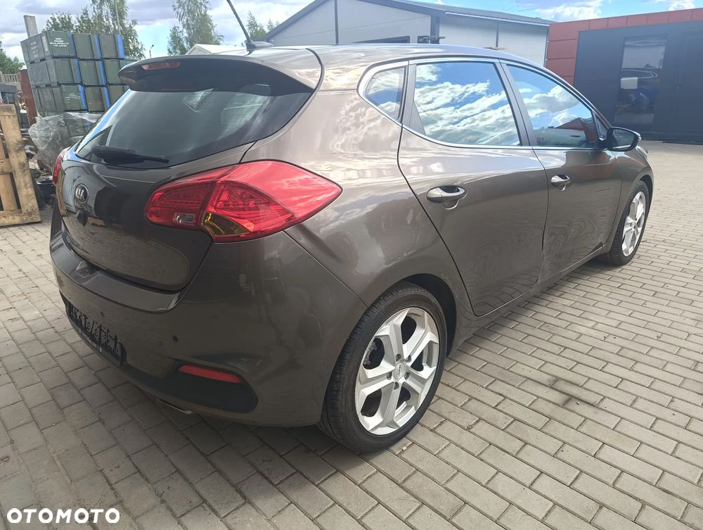 Kia Ceed 1.6 GDI Dream Team Edition - 5