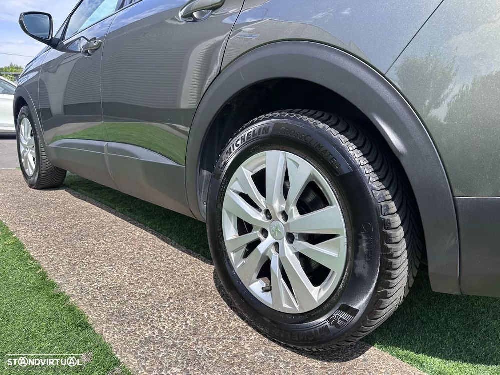 Peugeot 3008 1.2 PureTech Allure Pack - 19