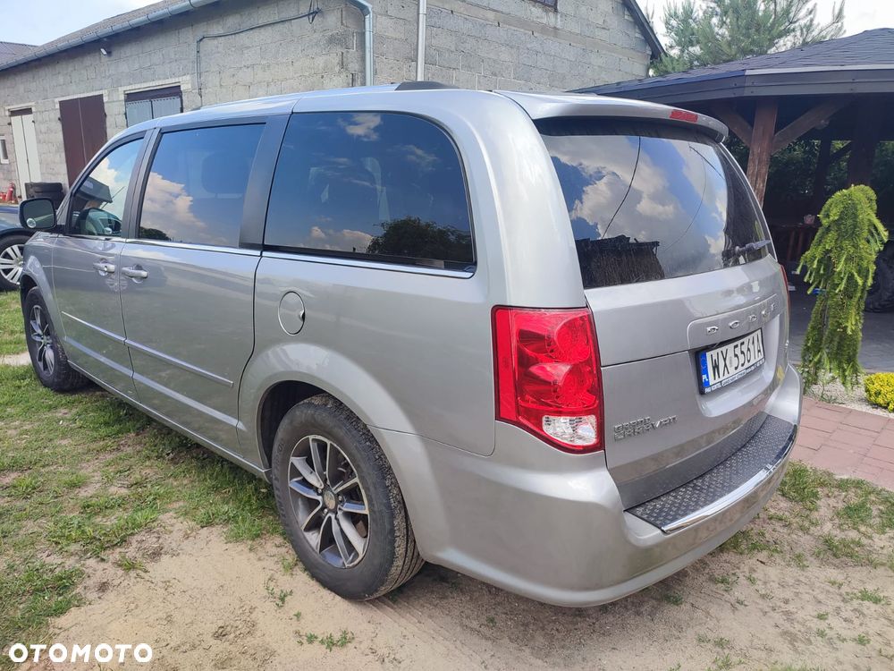 Dodge Grand Caravan - 4
