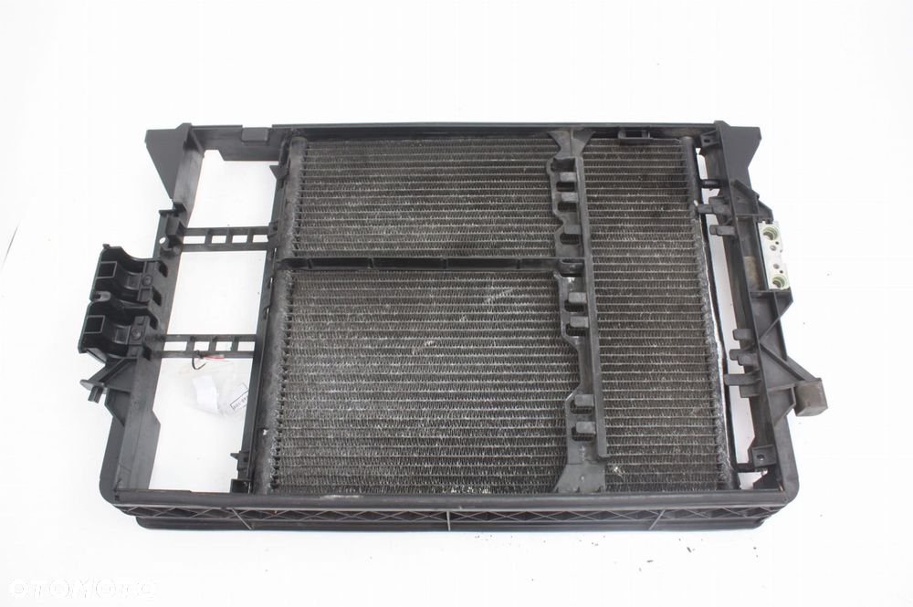 CHŁODNICA WODY BMW 728 E38 - 2
