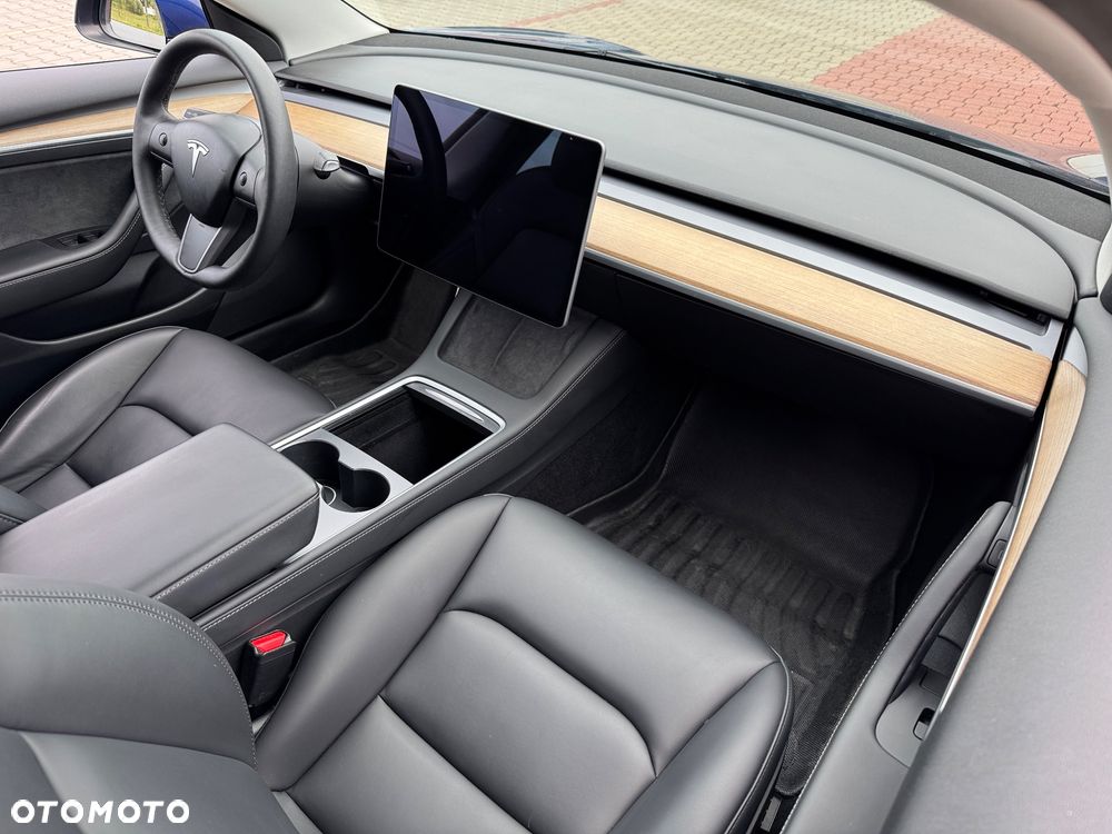 Tesla Model 3 - 6