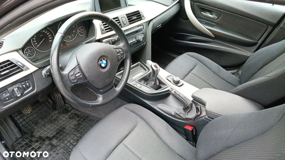 BMW Seria 3 316d - 12
