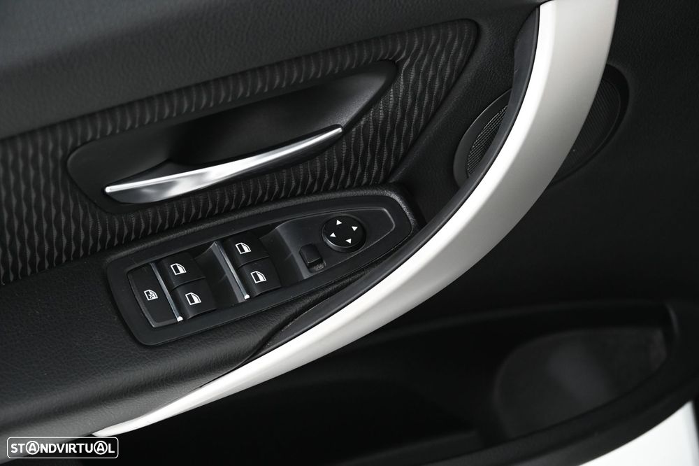 BMW 318 d Touring Advantage - 20