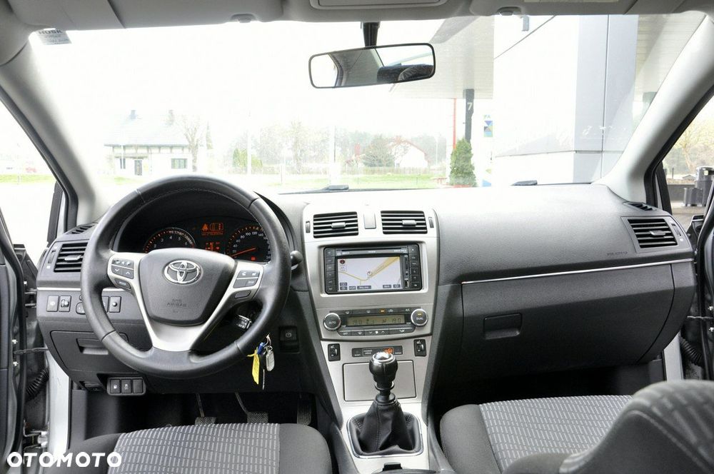 Toyota Avensis 1.8 Active - 6