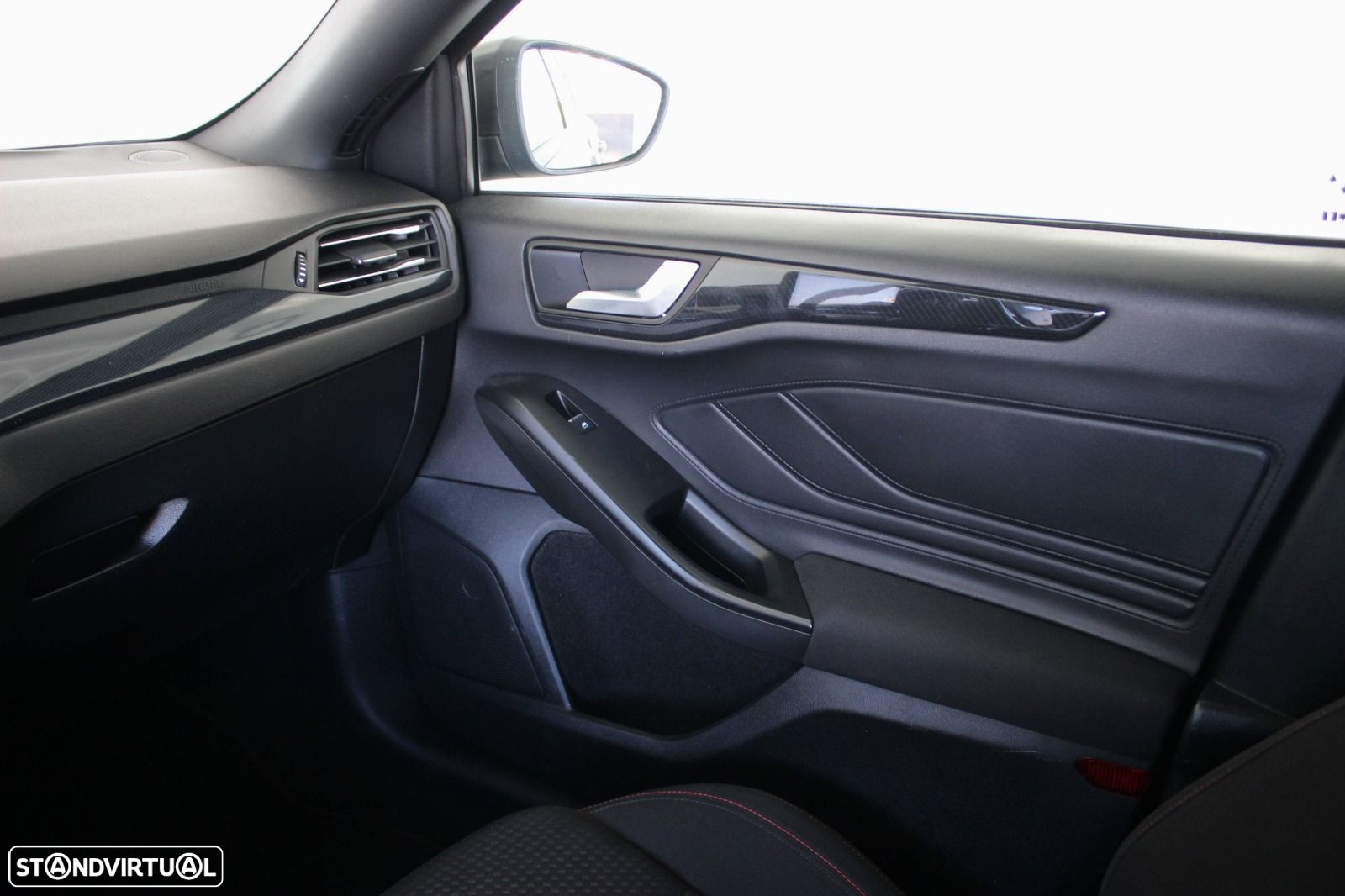 Ford Focus SW 1.5 TDCi EcoBlue ST-Line - 35