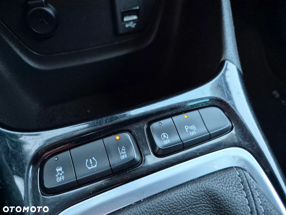 Opel Crossland X - 17