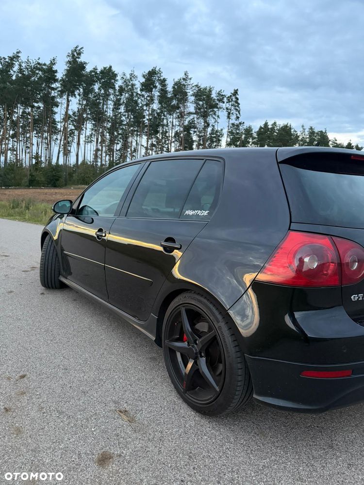 Volkswagen Golf - 5