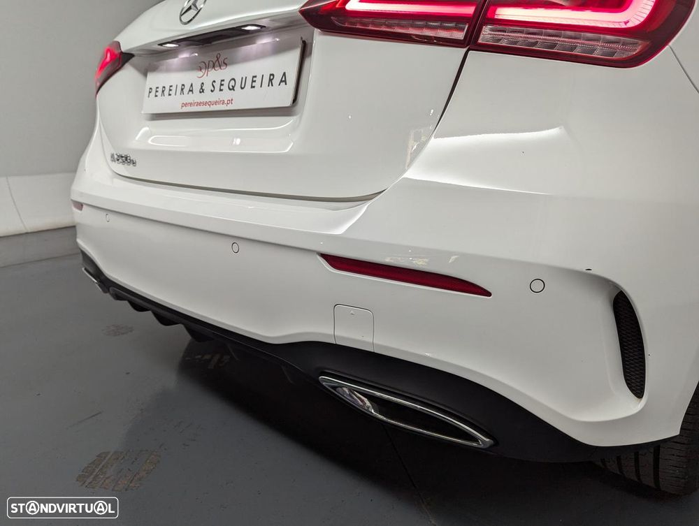 Mercedes-Benz A 250 e AMG Line - 14