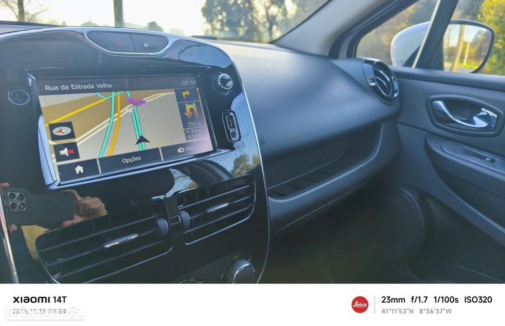 Renault Clio 1.2 16V 75 Collection - 32