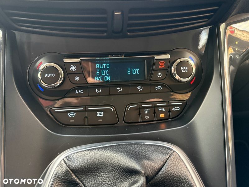 Ford Kuga 2.0 TDCi 2x4 Titanium - 9
