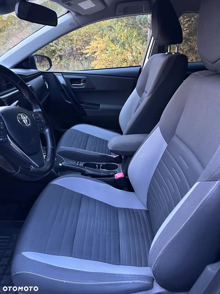 Toyota Auris - 4