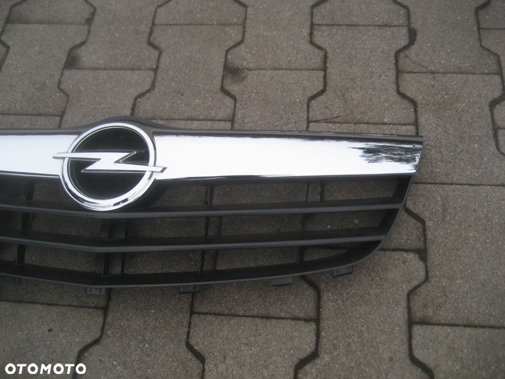 opel agila b 08-14r atrapa grill 7174252k0 - 3
