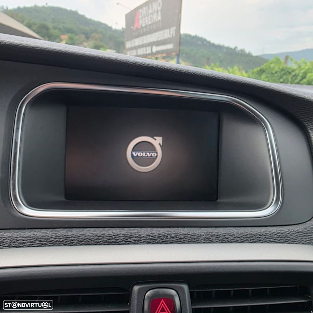 Volvo V40 Cross Country 2.0 D2 Momentum - 23