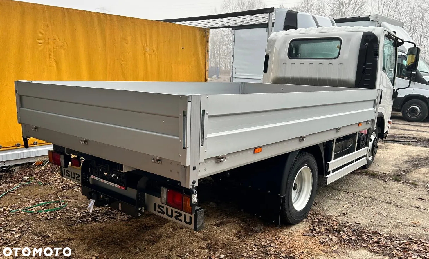 Isuzu P75 5.2 L - 3