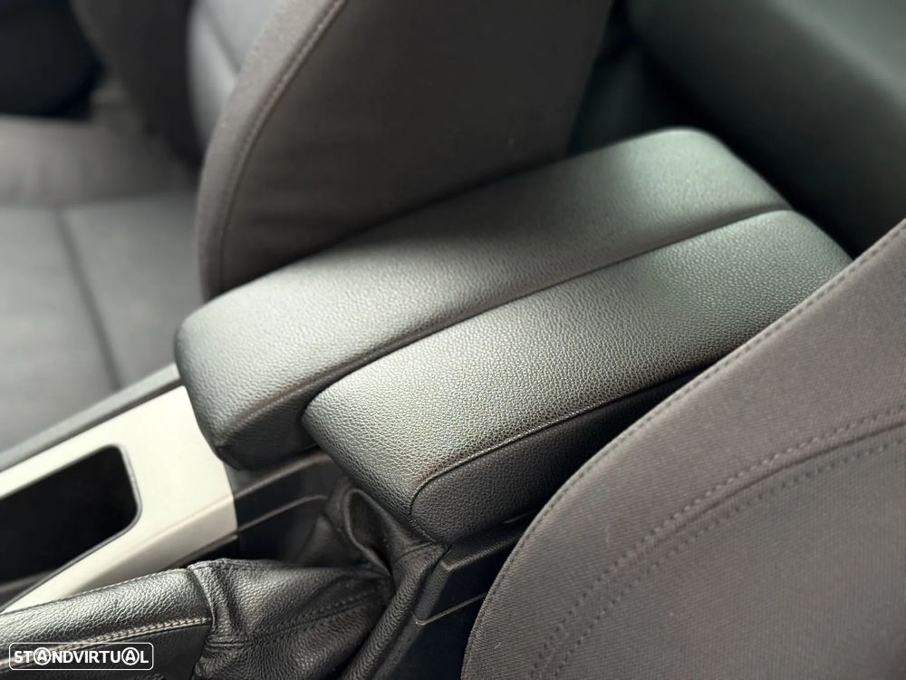 BMW 318 d DPF Edition Sport - 17