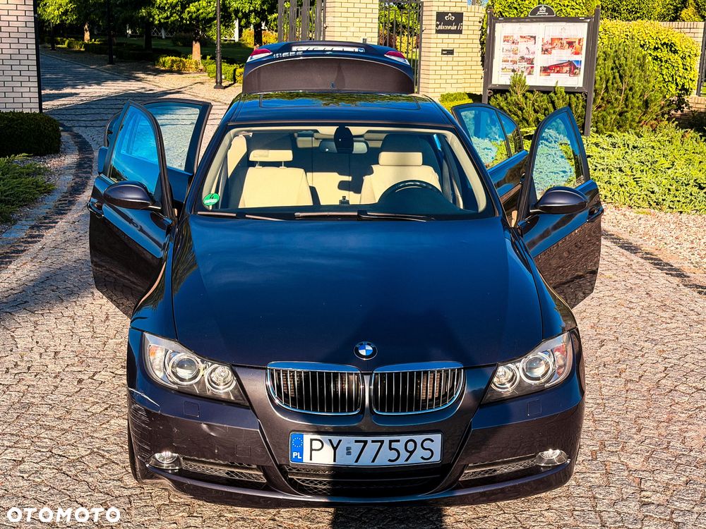 BMW Seria 3 325xi - 23