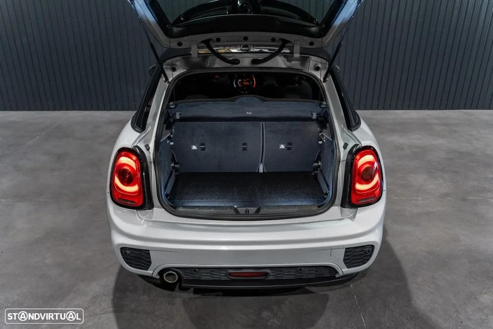 MINI 5 Portas Cooper D Auto - 58