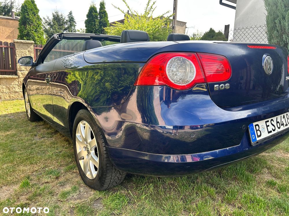 Volkswagen Eos 2.0 TDI DPF BlueMotion Technology - 11