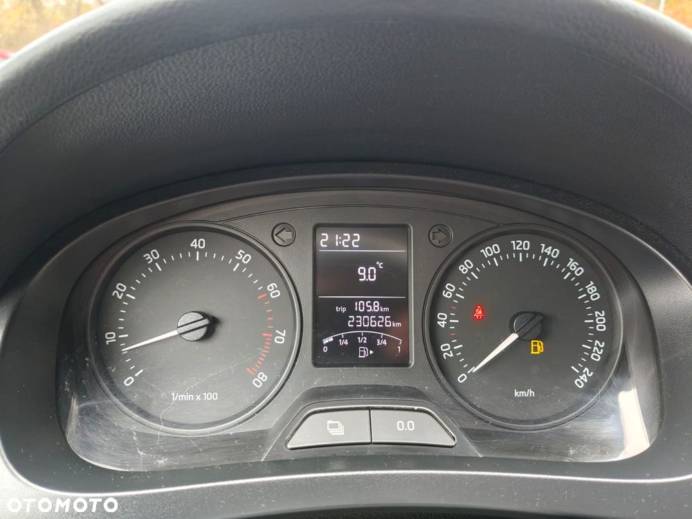 Skoda RAPID 1.2 TSI Elegance - 32