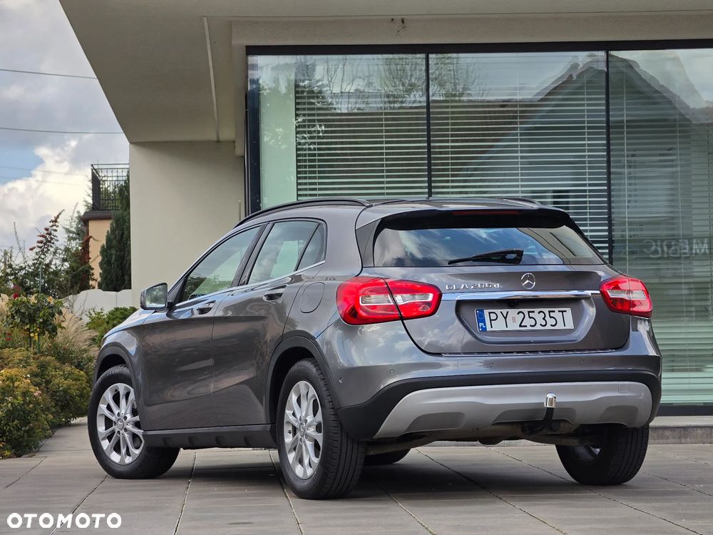 Mercedes-Benz GLA - 23