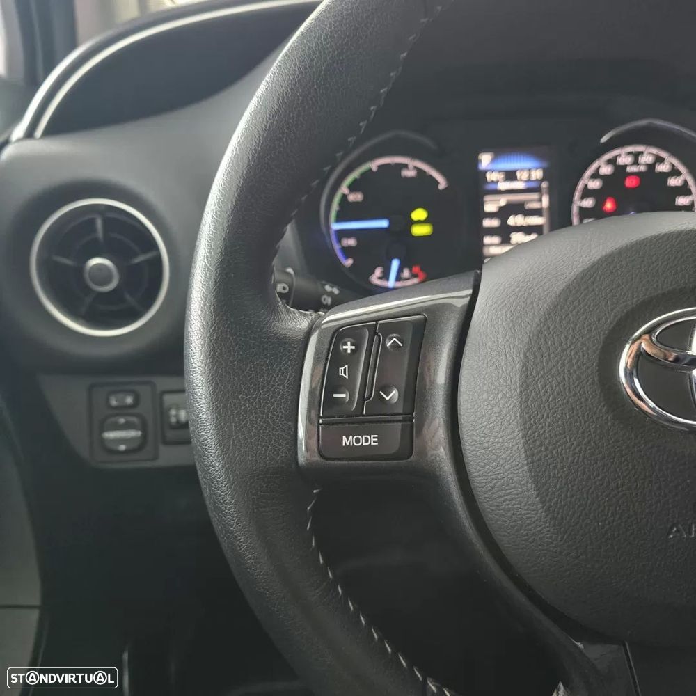 Toyota Yaris 1.5 HSD 20 Anos - 17