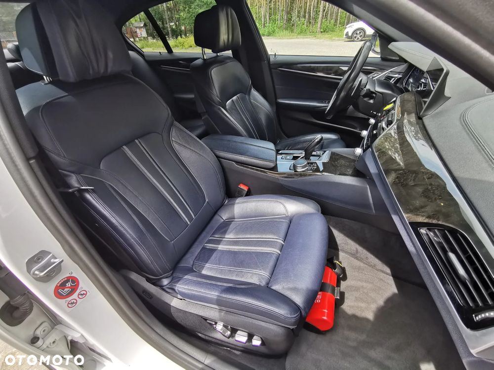 BMW Seria 5 520d xDrive Luxury Line sport - 29