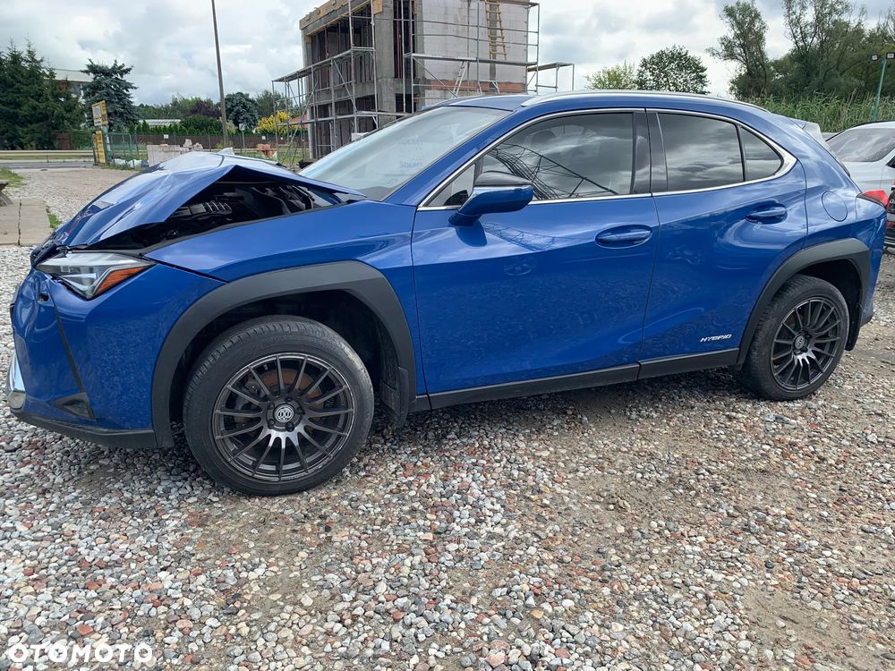 Lexus UX 250h - 9