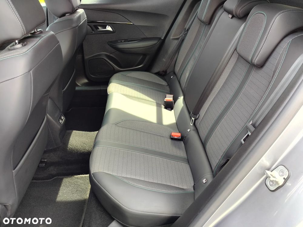 Peugeot 2008 1.2 PureTech Allure Pack S&S EAT8 - 16