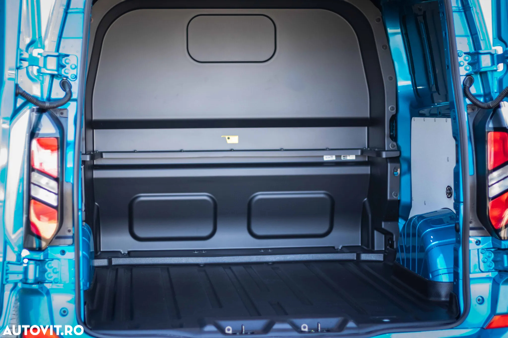 Ford Transit Custom DCIV 320L 2.0 EcoBlue 136 CP 8AT L2H1 FWD Limited - 32