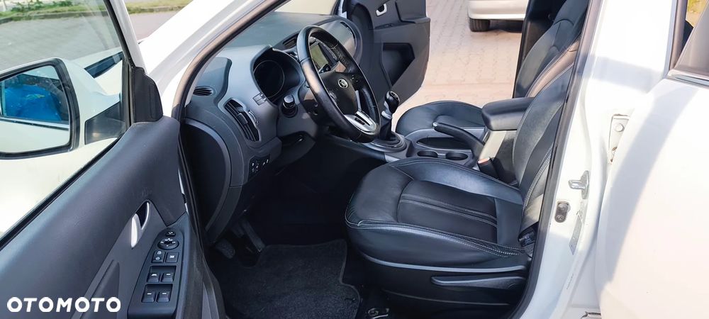 Kia Sportage 1.7 CRDI 2WD ISG Dream-Team Edition - 18