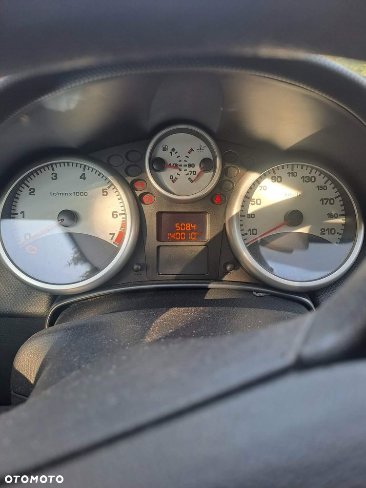 Peugeot 207 1.4 16V Trendy - 16