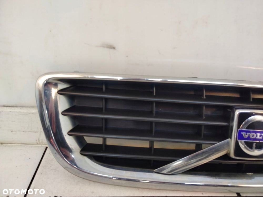 volvo v50 lift 07r- grill atrapa chłodnicy - 2