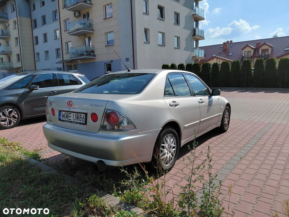 Lexus IS 200 Prestige - 3