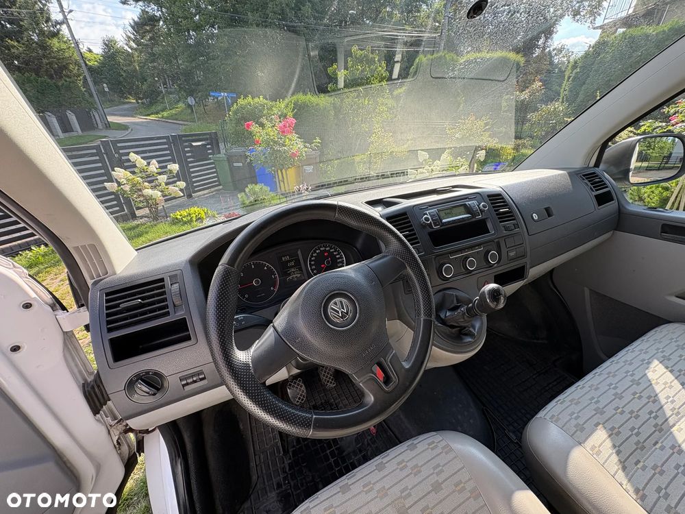 Volkswagen Transporter - 1