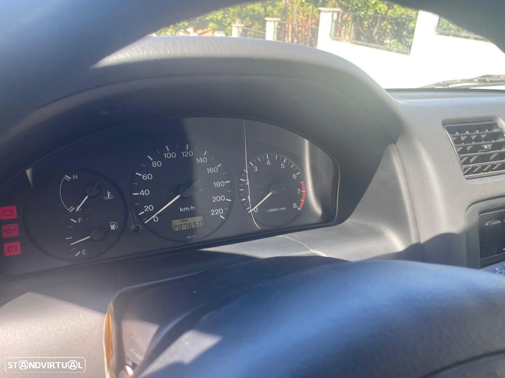 Mazda 323 - 7