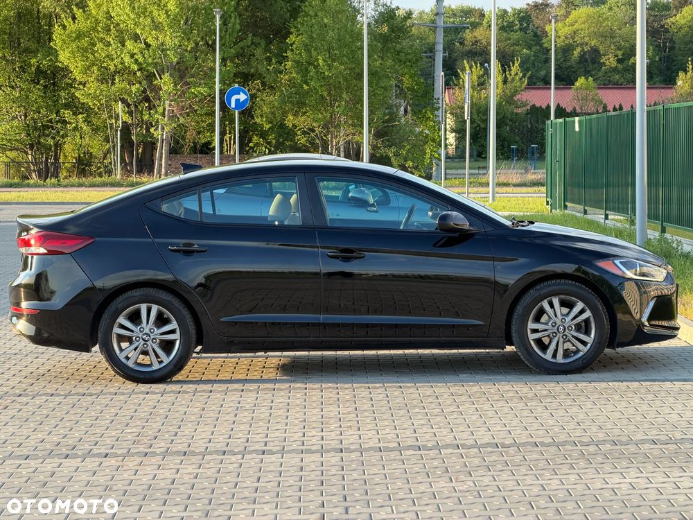 Hyundai Elantra - 9