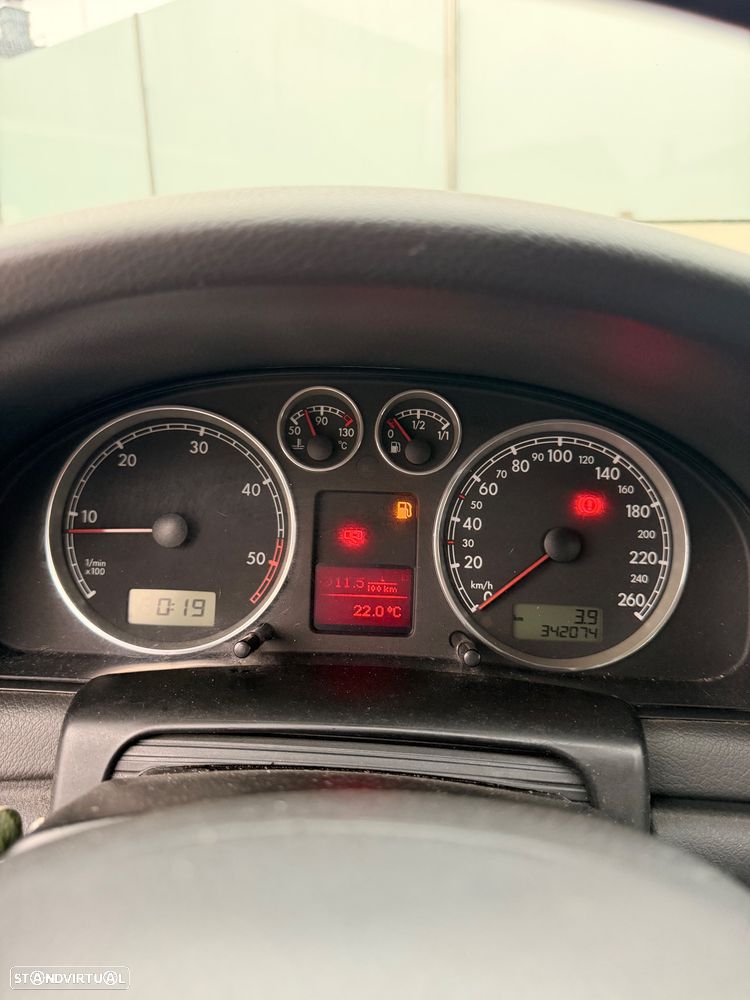 VW Passat Variant 1.9 TDi Trendline - 17