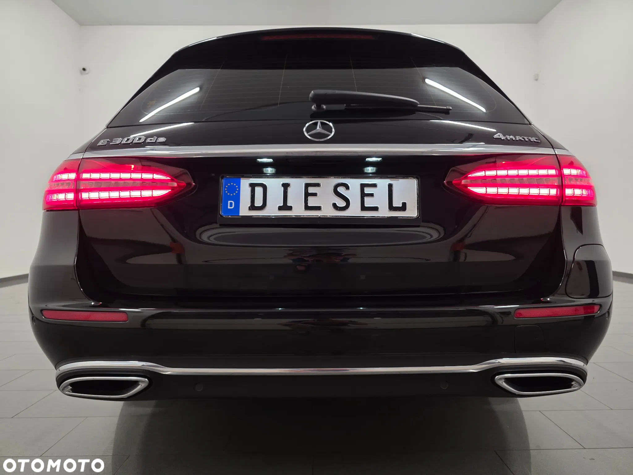 Mercedes-Benz Klasa E 300 de 9G-TRONIC Exclusive - 38