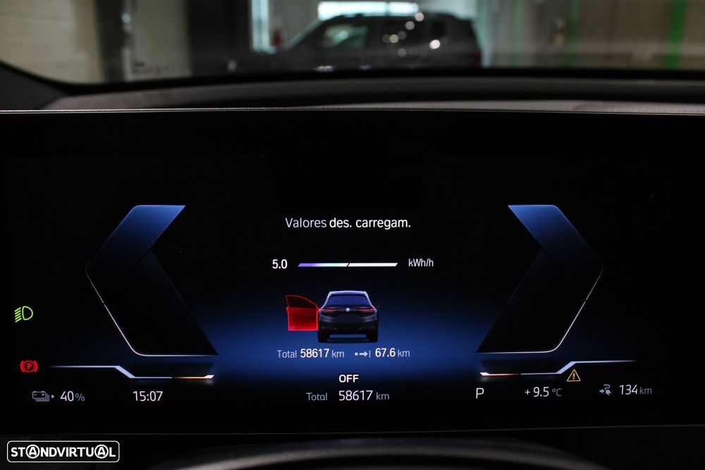 BMW iX xDrive 40 Pack Desportivo - 7