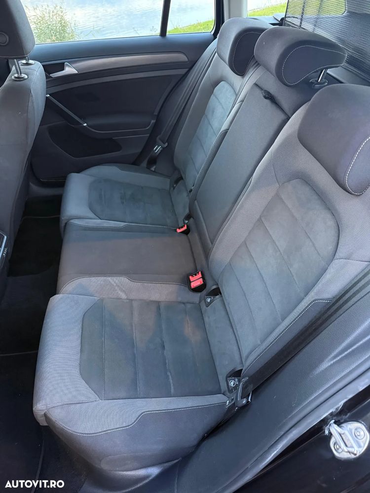 Volkswagen Golf - 11