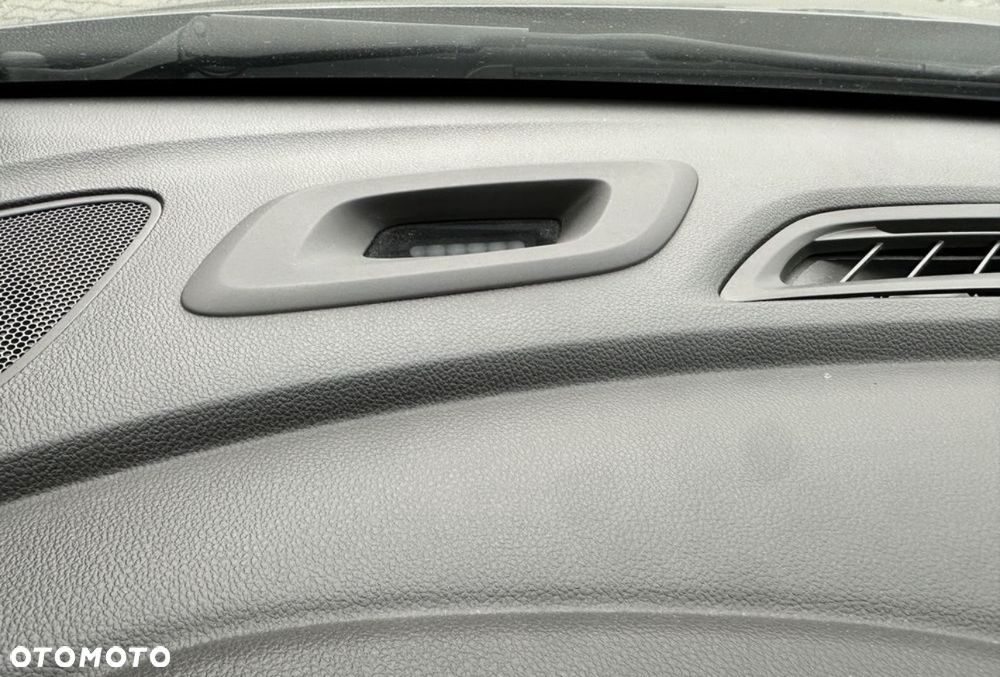 Opel Astra 1.4 T Dynamic S&S - 18