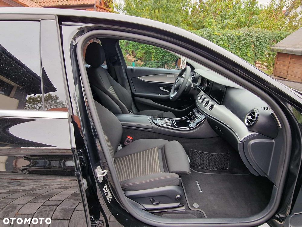 Mercedes-Benz Klasa E 220 d 9G-TRONIC - 15