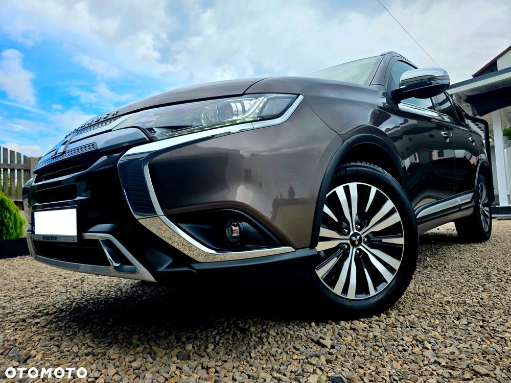 Mitsubishi Outlander 2.0 Instyle + 4WD CVT - 3