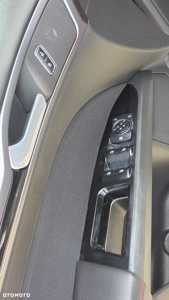 Ford Fusion - 24