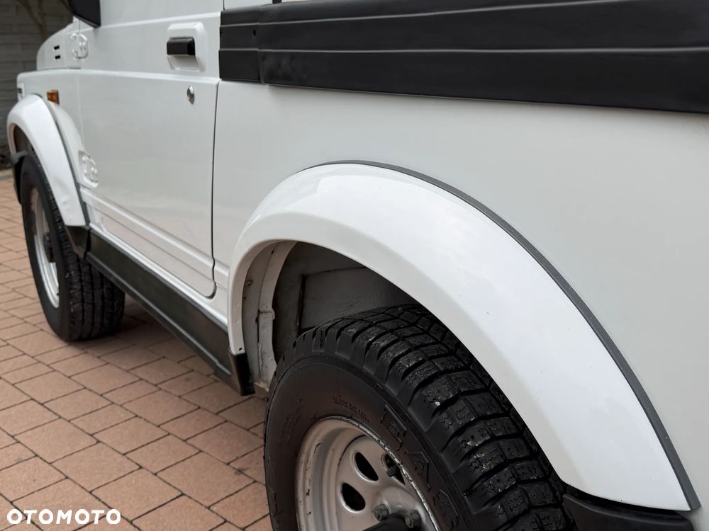 Suzuki Samurai 1.3 JX Canvas Top Special - 16